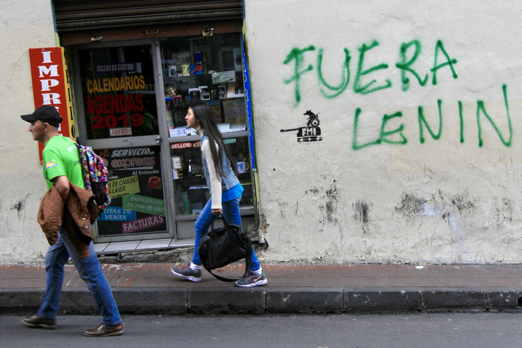 Presidente de Ecuador rechaza emitir un nuevo decreto económico