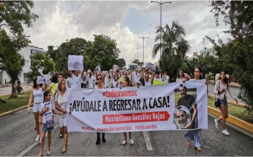 Marchan en Cancún por joven desaparecido en bar