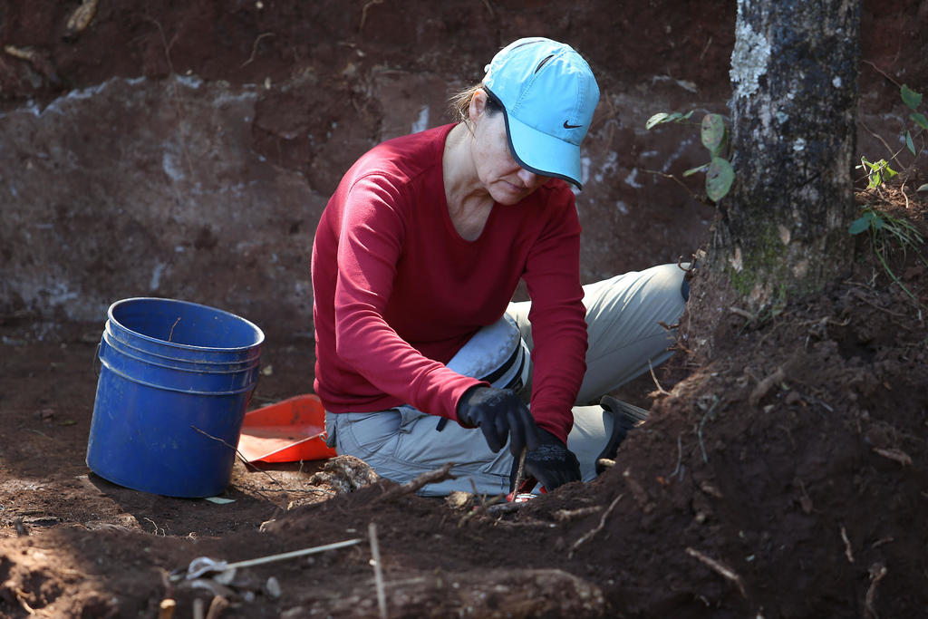 Comienzan nuevas exhumaciones por masacre de El Mozote en El Salvador
