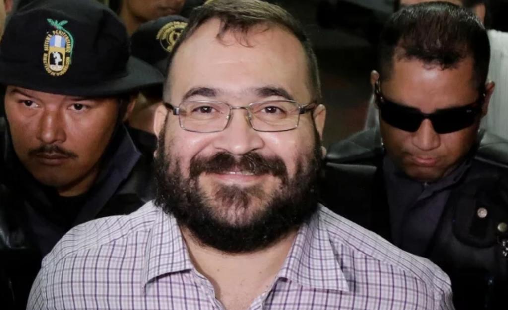 Juez cancela uno de dos delitos locales imputados a Javier Duarte