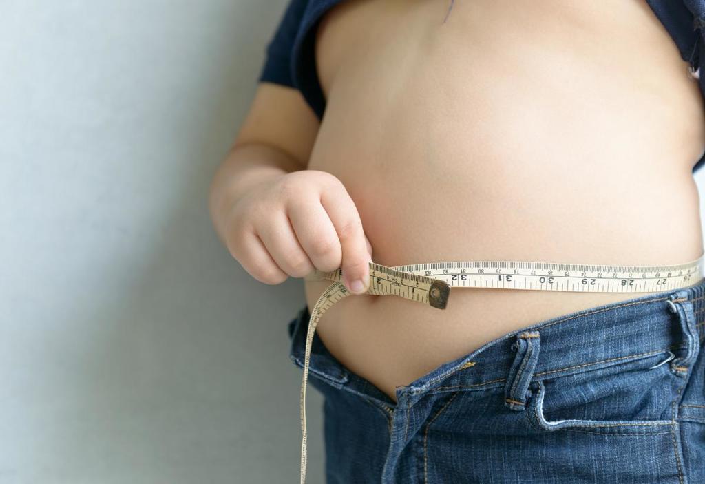 Subir impuesto a refrescos evitaría 283 mil casos de obesidad infantil