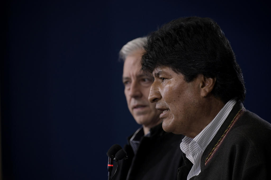 Políticos mexicanos chocan en redes tras renuncia de Evo Morales