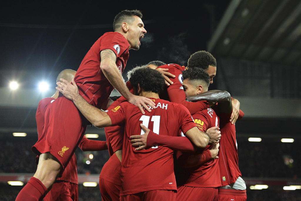 Liverpool vence al City y se afianza en la cima