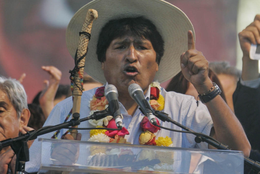 Tras renuncia, se desconoce paradero de Evo Morales