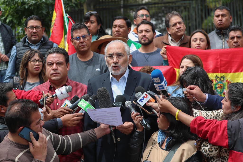 Opositor Carlos Mesa pide al oficialismo que facilite la sucesión a Evo Morales