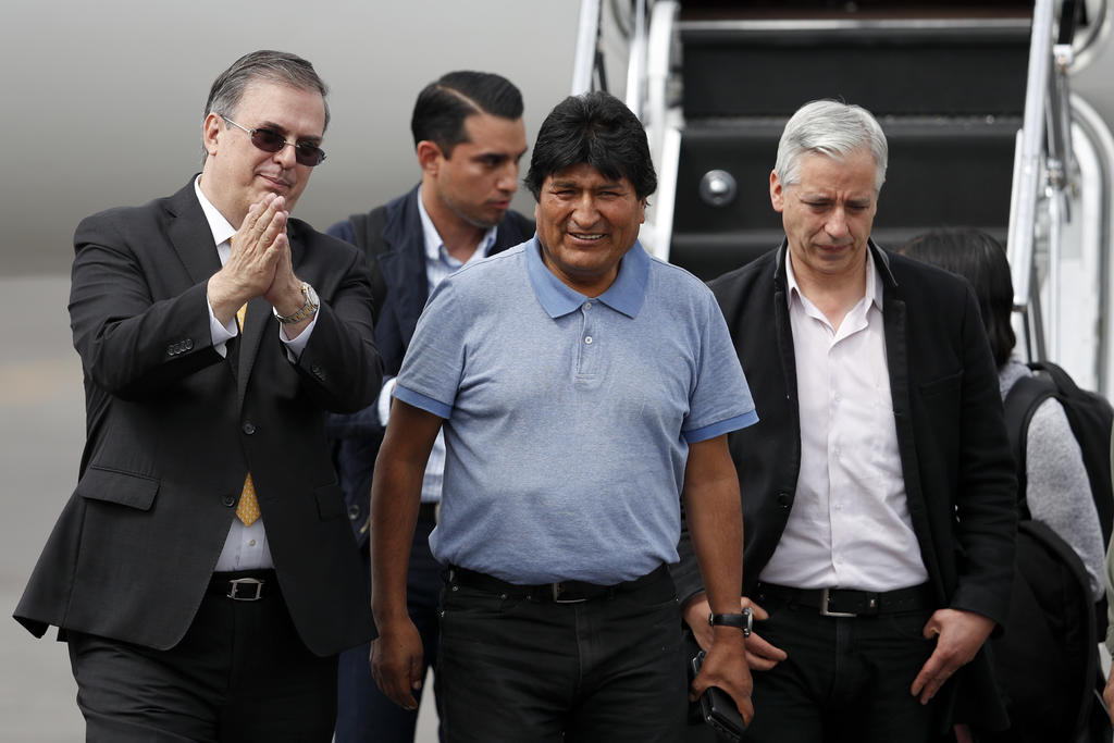Trasladan al expresidente Evo Morales tras su arribo a México