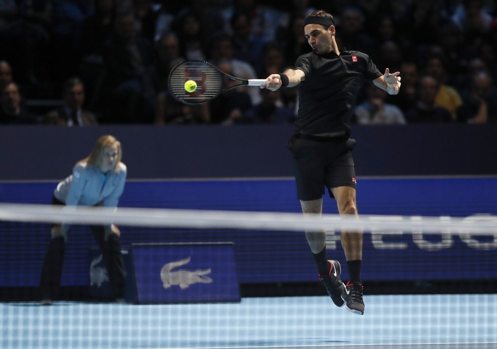 Federer sigue con vida en las Finales de la ATP