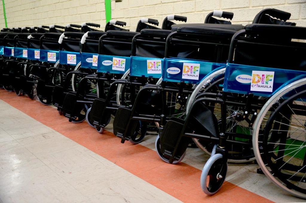 Exhortan a sumarse a programa para recibir sillas de ruedas en Torreón
