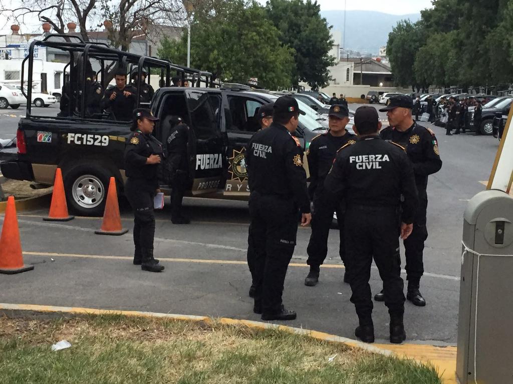 Investigan a tres policías de Nuevo León por privación ilegal de la libertad