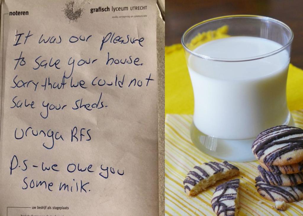 Bomberos se disculpan por beberse la leche de la casa que salvaron