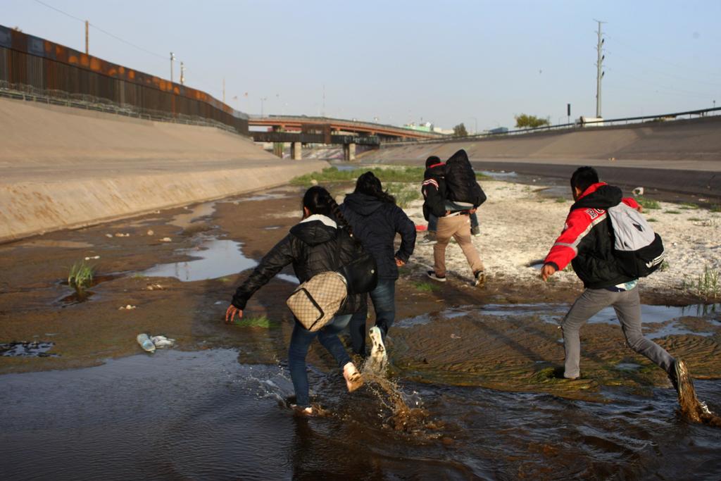 Detuvo EUA a 42,000 migrantes en su frontera con México durante octubre