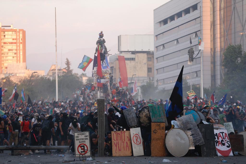 Suman 106 heridos y 187 detenidos en Chile por las protestas más recientes
