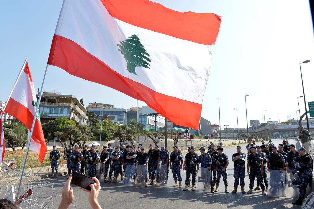 Reabren principales autopistas de Líbano tras cierre de dos días por protestas