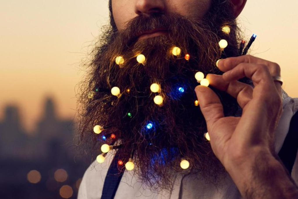 Luces navideñas en las barbas, moda de temporada