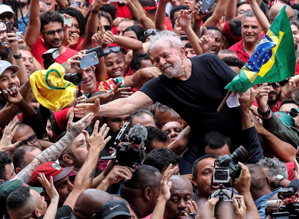 Brasil requiere de cambios profundos: Lula da Silva