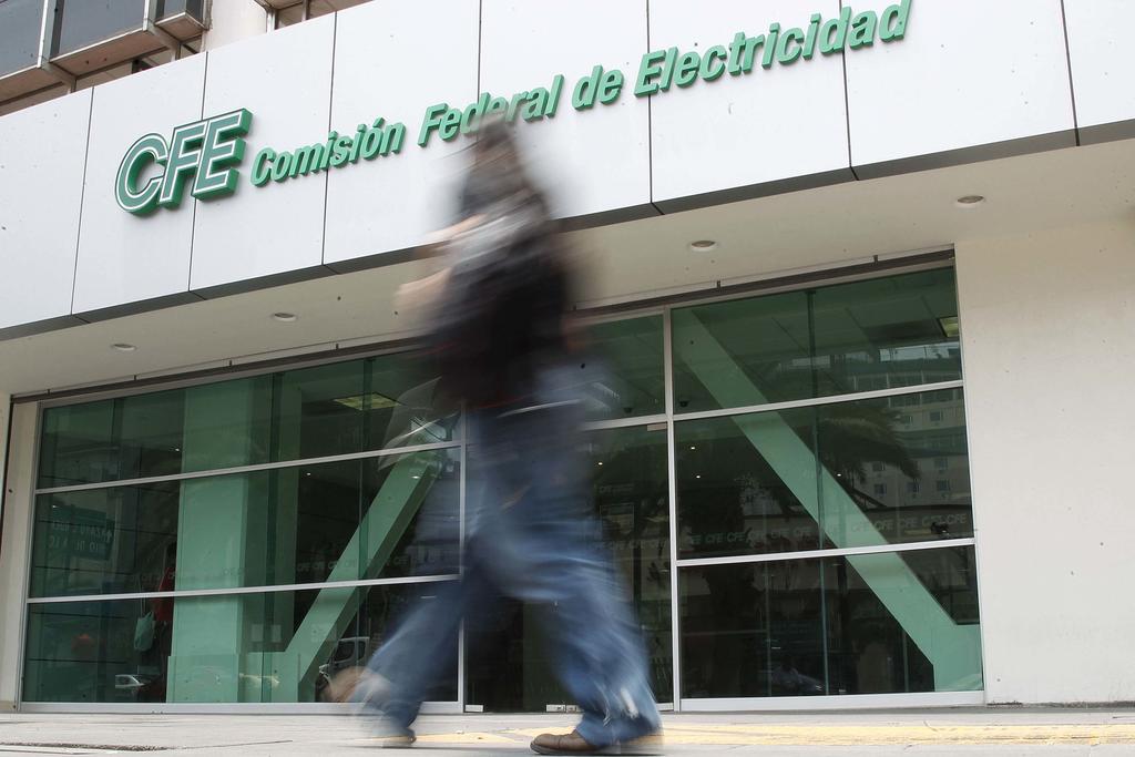 Uno de cada tres municipios de México debe a la CFE