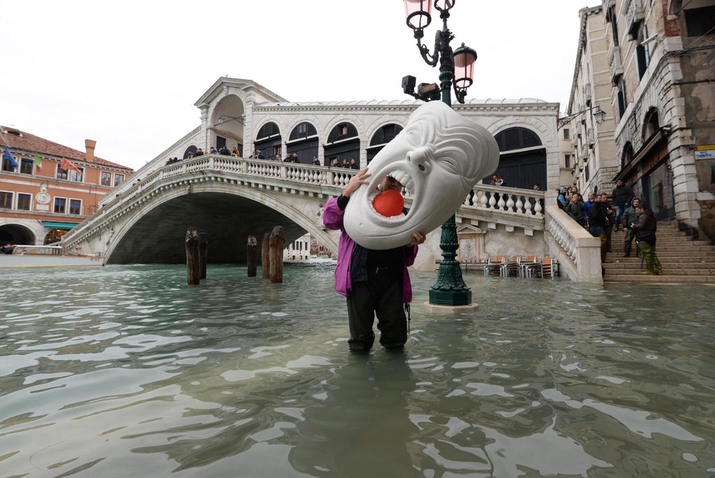 Prevén otro aumento importante de la marea en Venecia