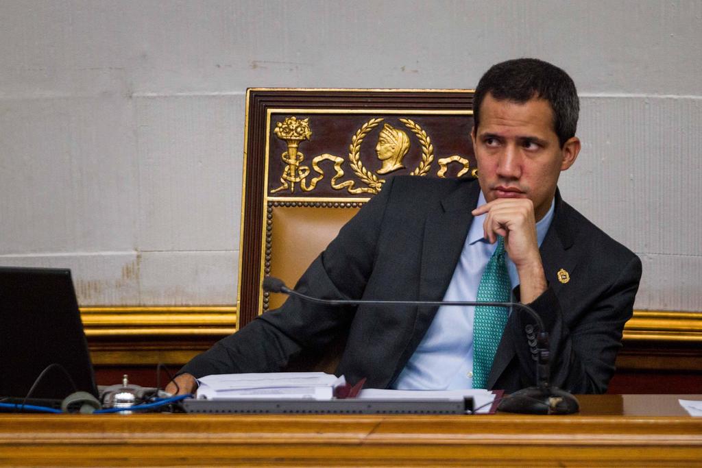 Afirma Guaidó tener acercamiento con jefes militares del Gobierno de Maduro