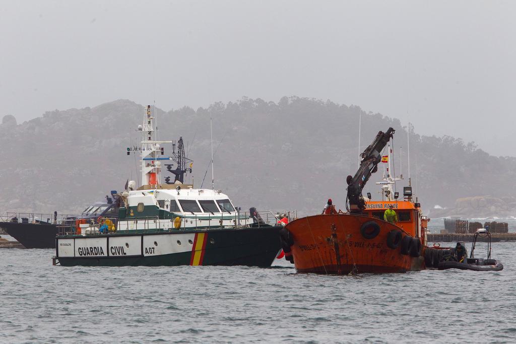 Se hunde submarino cargado con droga tras ser remolcado a un puerto español