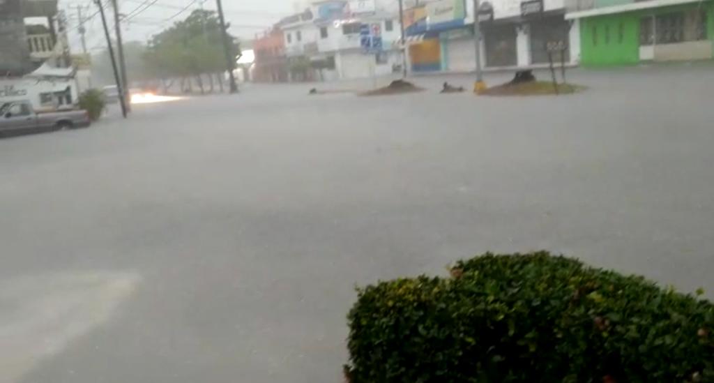 Registran inundaciones en Mazatlán