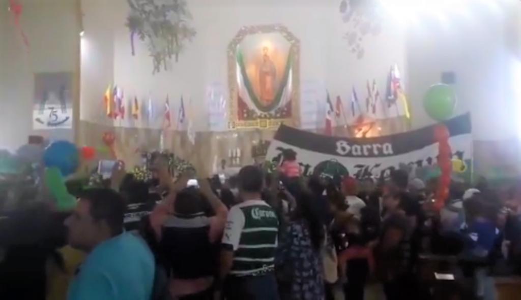 '¡Sí se puede!', gritan fieles santistas ante la Virgen de Guadalupe