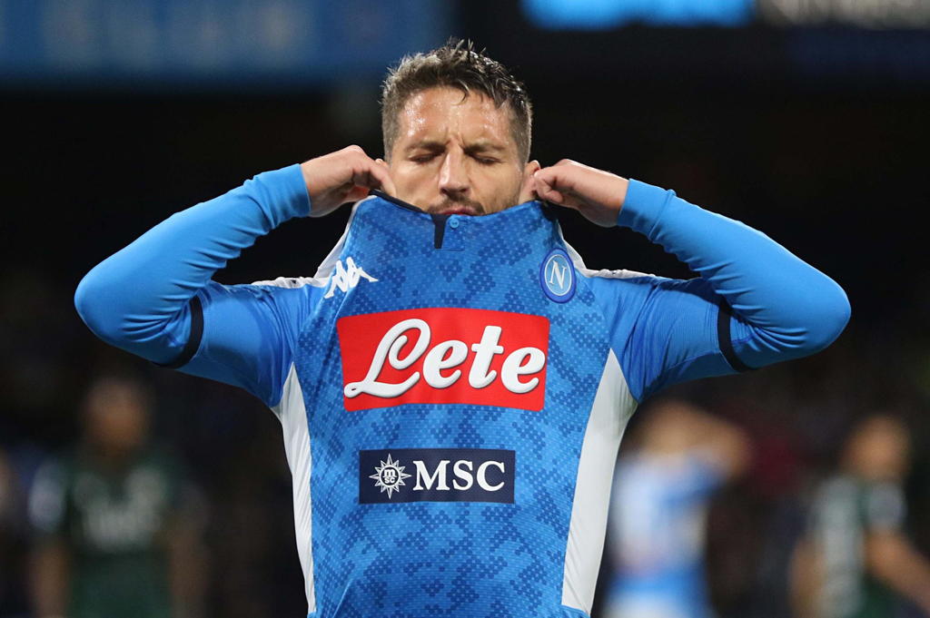 Napoli pierde en la Serie A con 'Chucky' Lozano en el campo