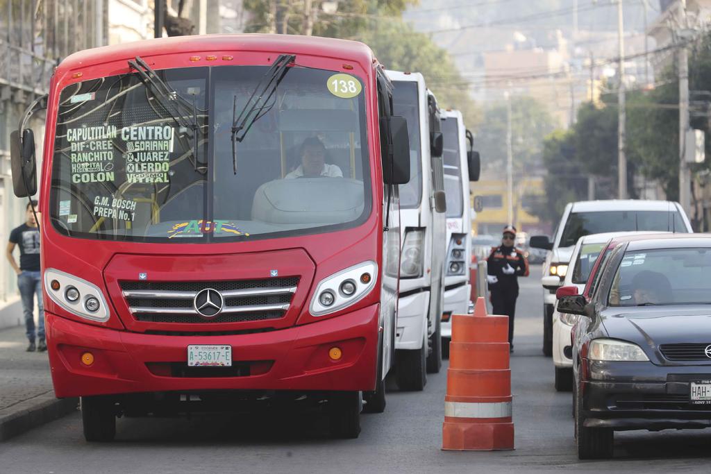 Piden transportistas incremento de hasta 45 % al pasaje en Edomex