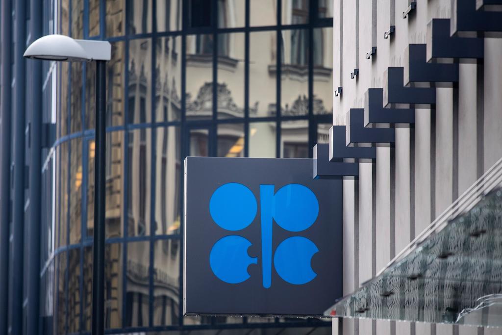 Retirarán OPEP y aliados 500 mil barriles diarios de crudo