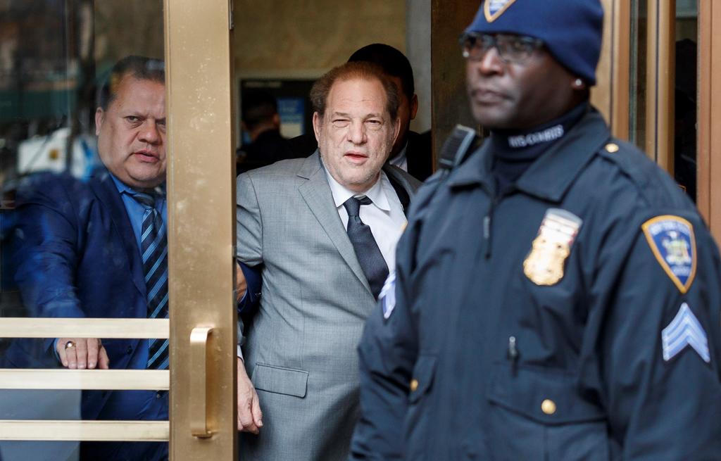 Fiscalía pide subir fianza a Harvey Weinstein