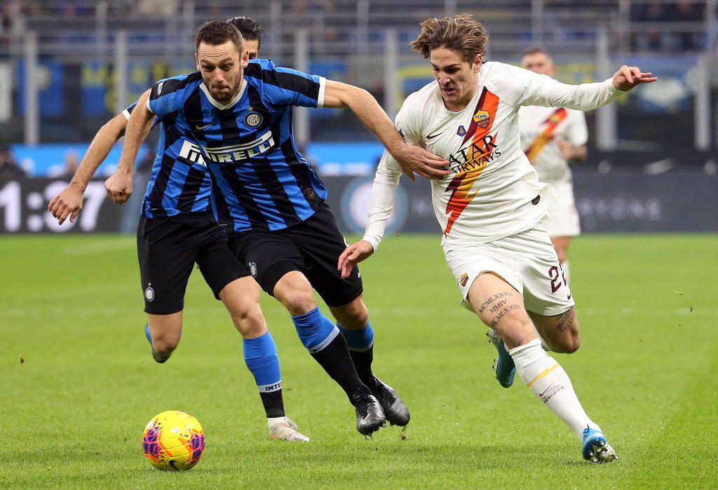 Inter de Milán iguala con Roma y podría perder la cima