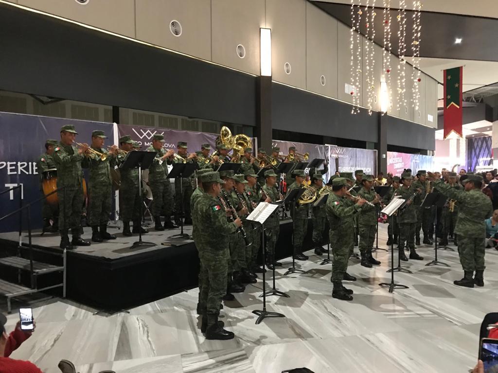 Realiza flashmob la Orquesta del Ejército en Paseo Monclova