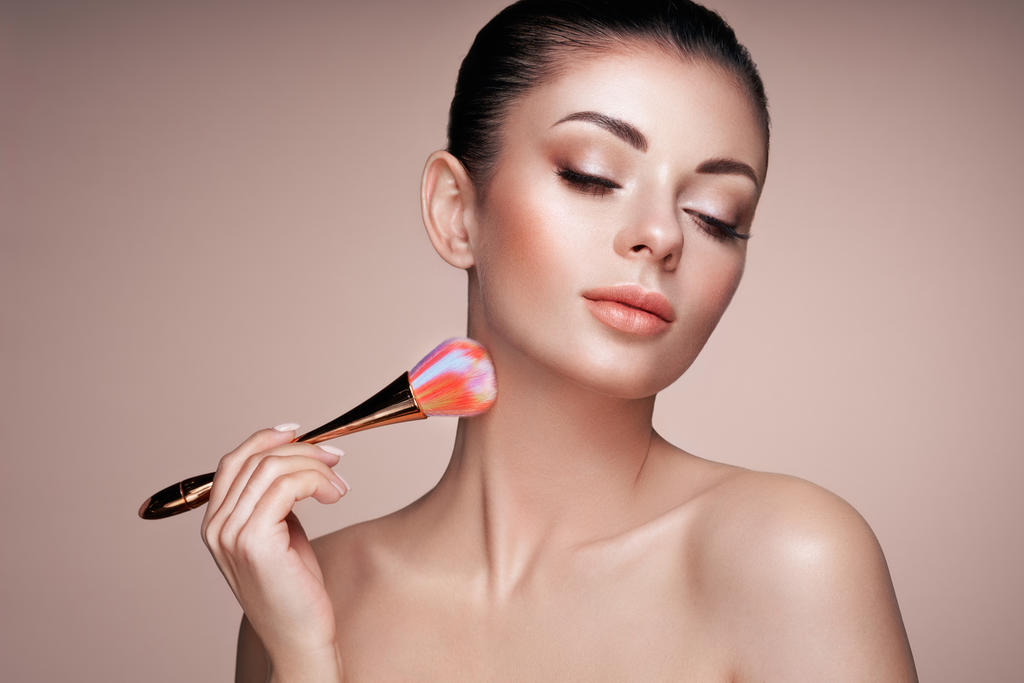 Afirma estudio que la mayor parte del maquillaje está contaminado con bacterias
