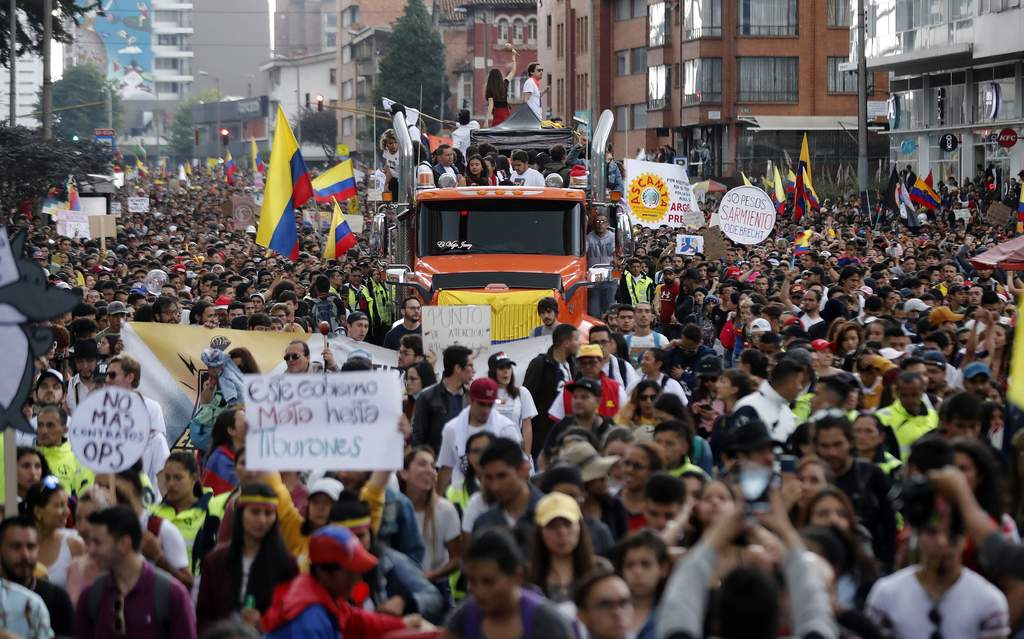 Protestas antineoliberales en Colombia, efecto del proceso de paz: senador