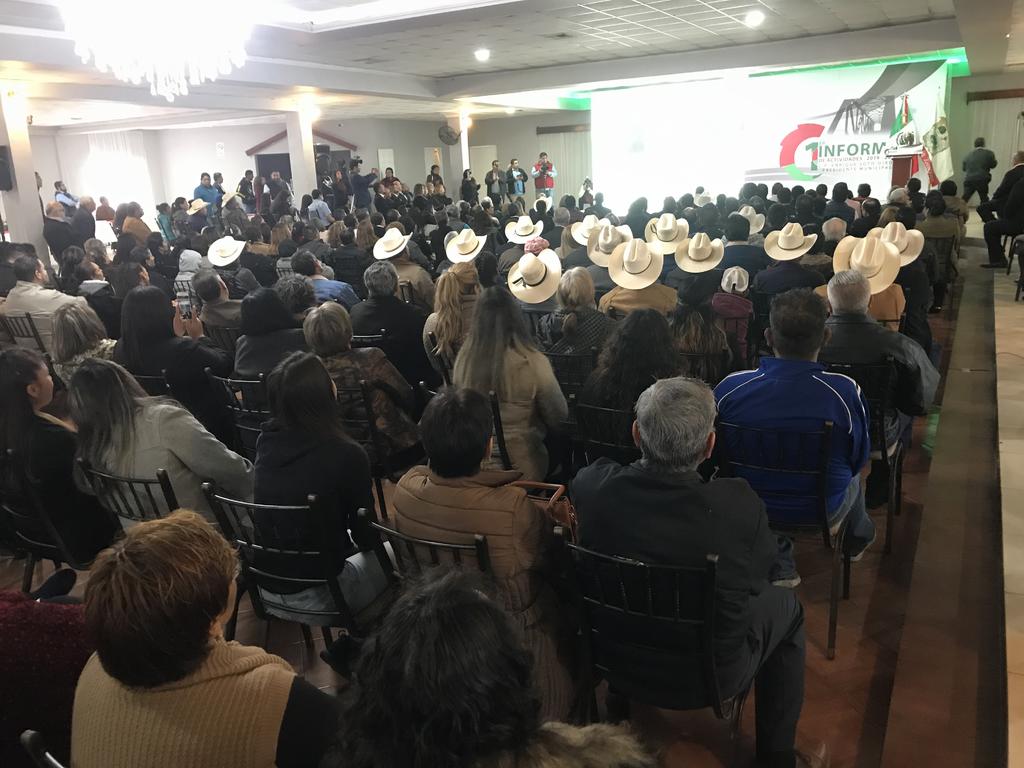 Rinde su primer informe de gobierno alcalde de Castaños