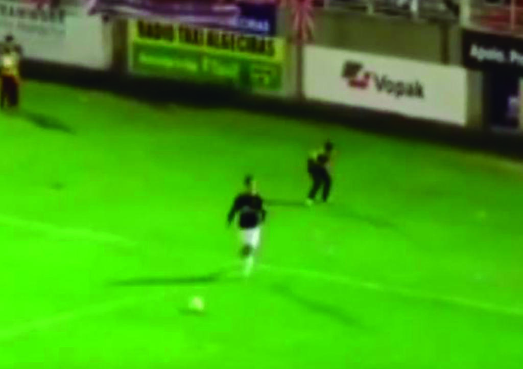 Video: Jugador golpea a niño recogebalones y es expulsado de partido