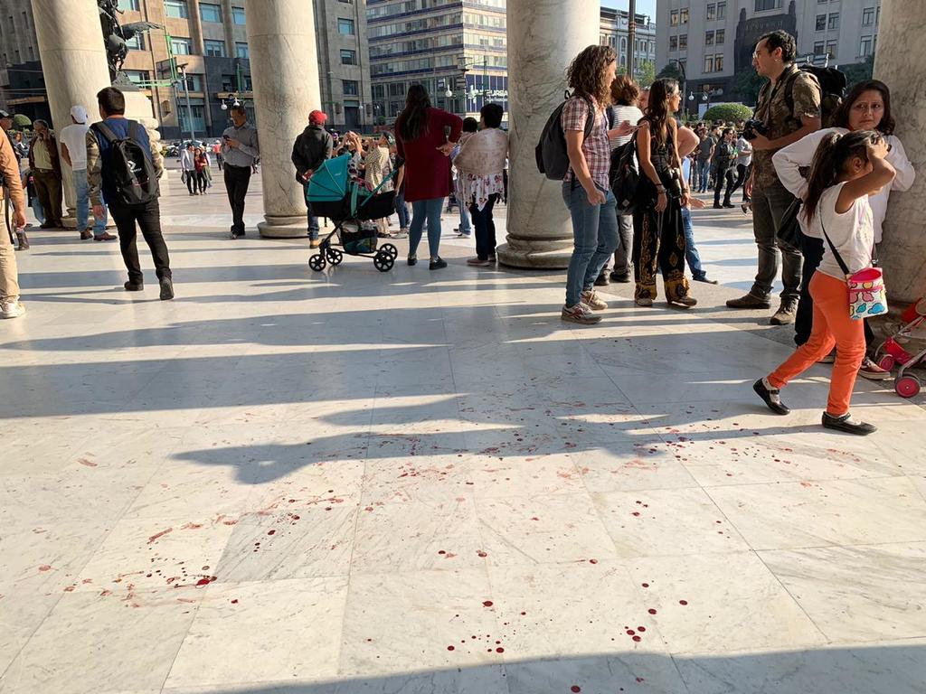 Campesinos golpean a activistas LGBT en Bellas Artes