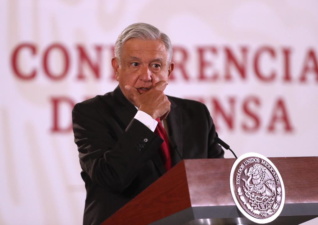 Reconoce Obrador a mujeres periodistas por cubrir narco