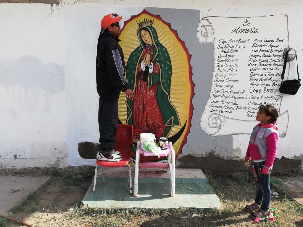 Lagunero continúa con la tradición de cuidar a la Virgen de Guadalupe
