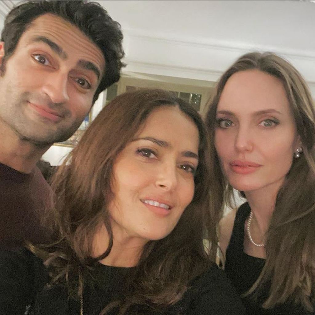 Salma Hayek presume amistad con Angelina Jolie