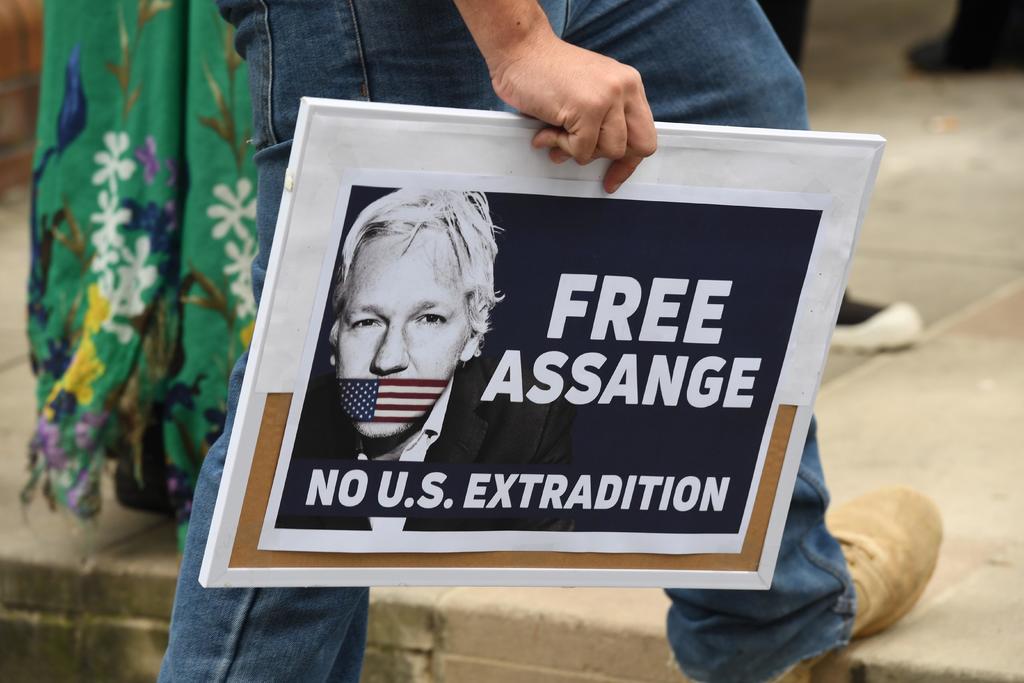 Denunciará Assange ser víctima de espionaje
