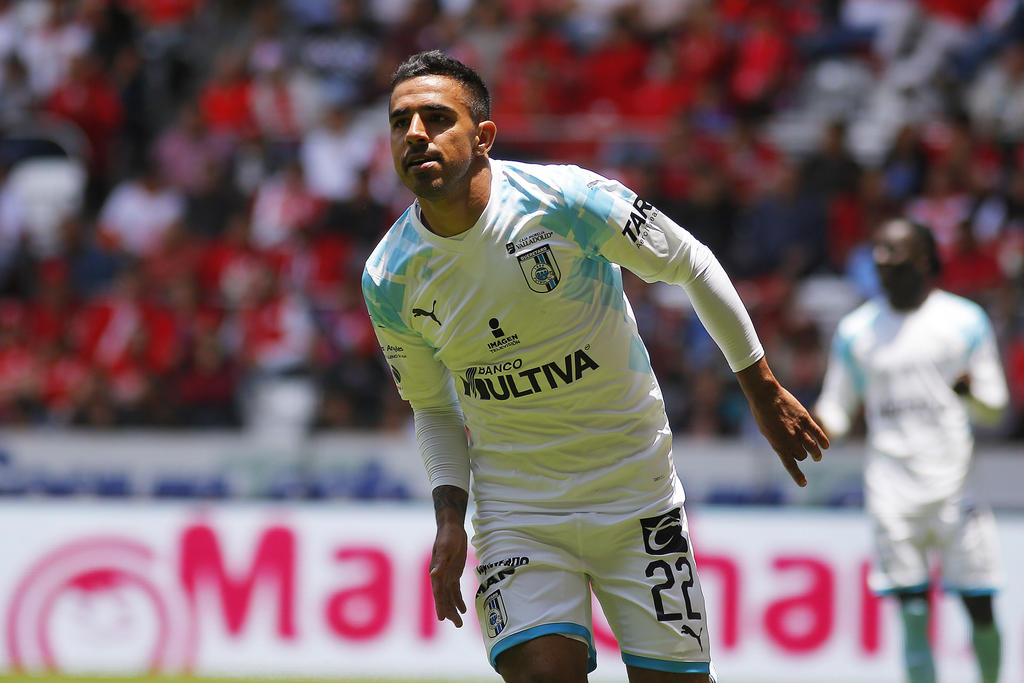 Alonso Escoboza se despide de la afición del Querétaro