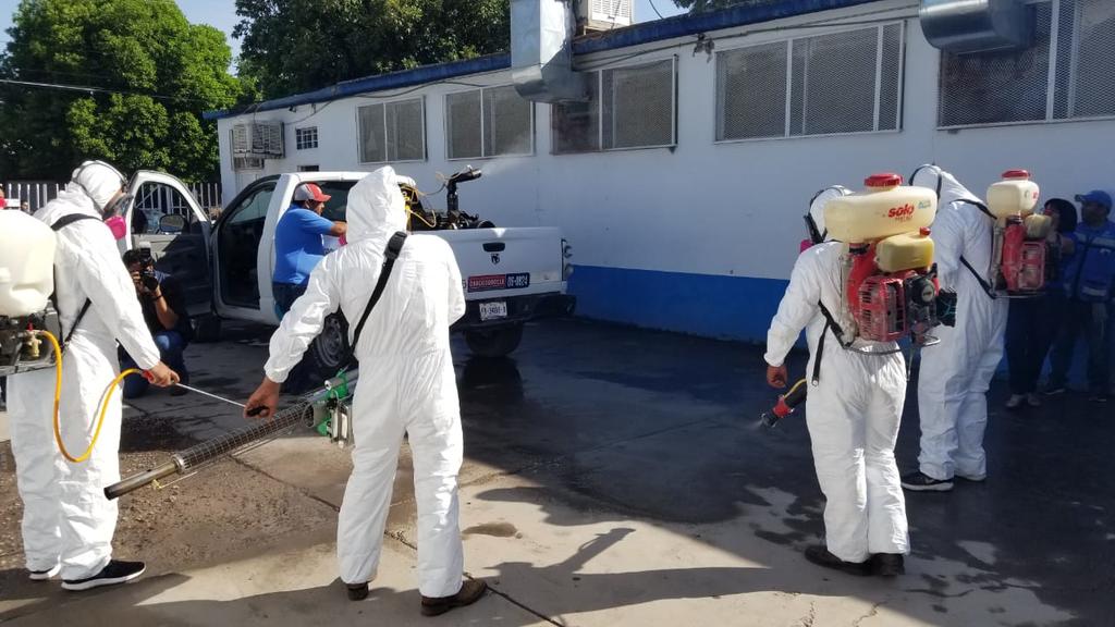 Pocos permiten ingreso a fumigación por dengue en La Laguna de Durango