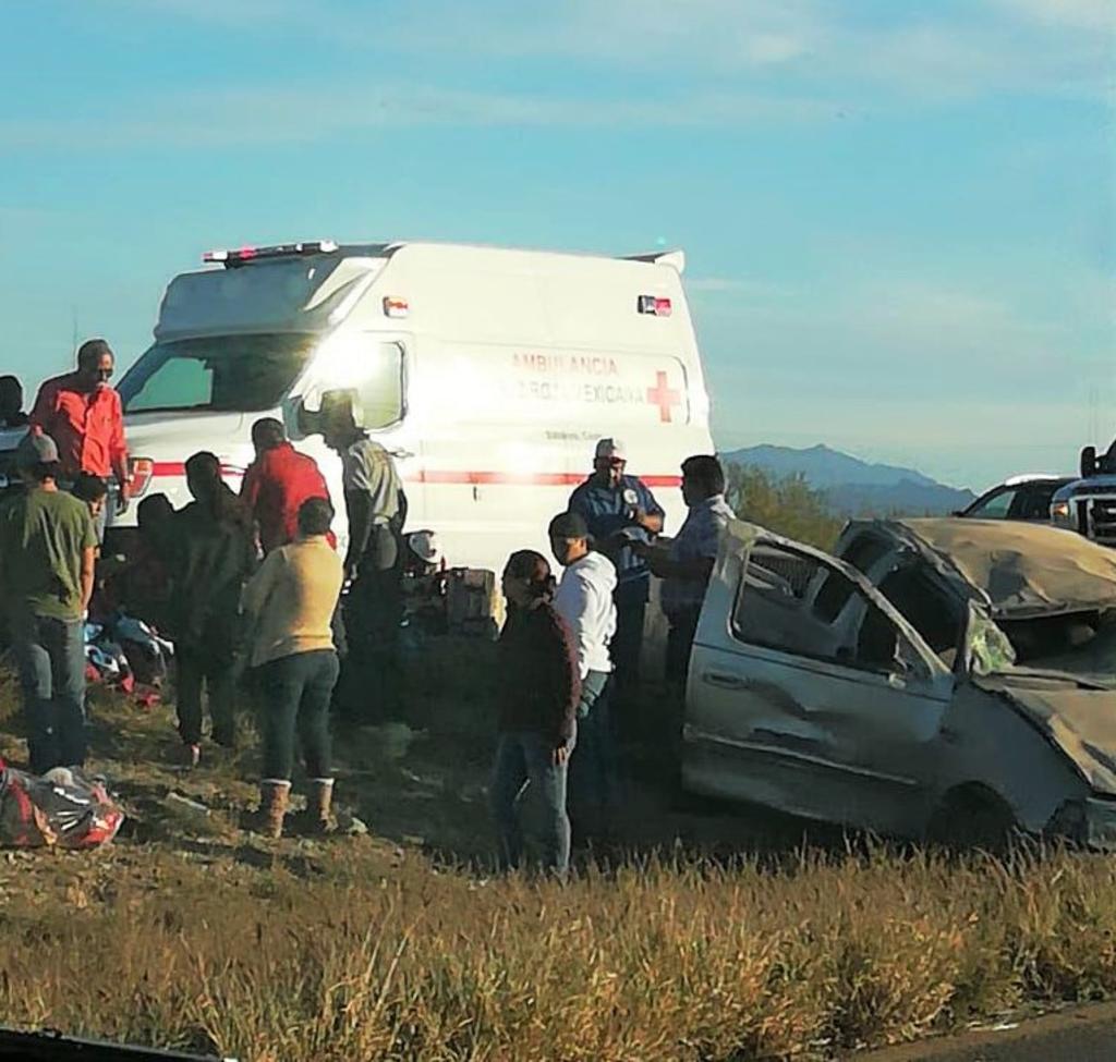 Familia sufre accidente automovilístico en carretera hacia Monclova