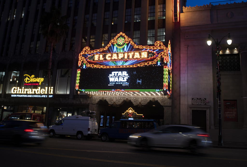 Nueva entrega de 'Star Wars' gana terreno en sus primeros días