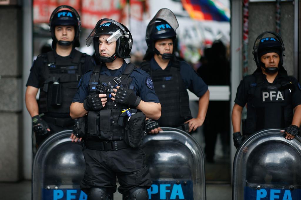 Deroga Argentina política macrista de uso de armas por la policía