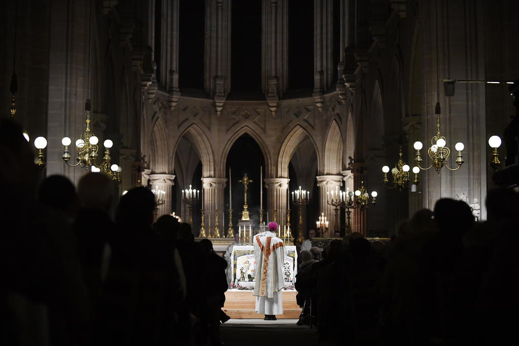Notre Dame sigue frágil; hay 50 % de posibilidades de una restauración completa