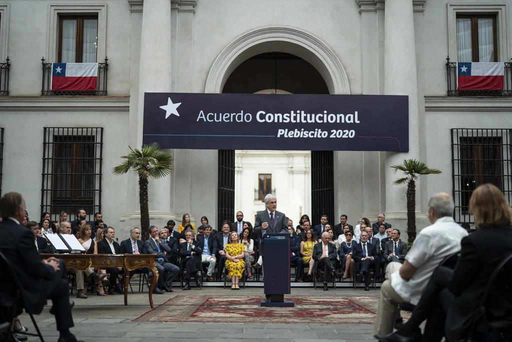 Convoca Piñera a plebiscito para decidir sobre nueva Constitución