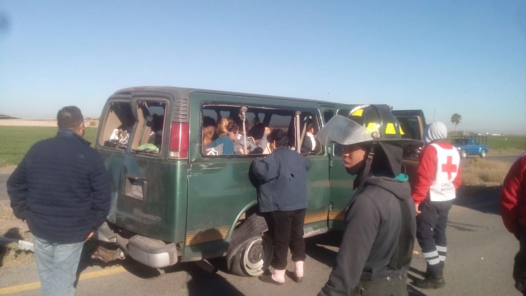 Paisanos sufren accidente en la Torreón-San Pedro