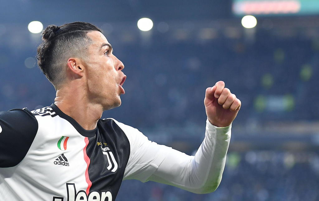 Cristiano consigue un hat trick en la goleada de Juventus a Cagliari