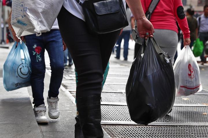 Establecimientos deben sustituir bolsas plásticas por biodegradables